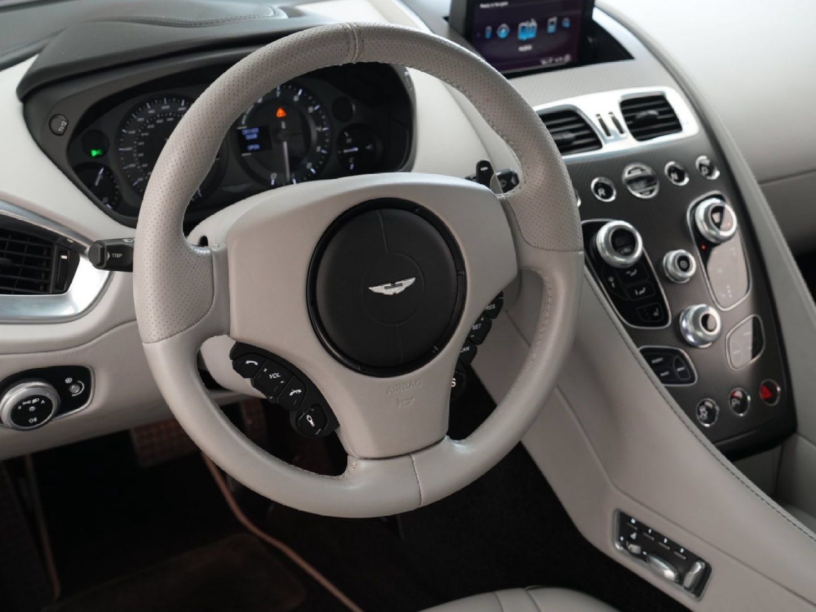 Used 2016 Aston Martin Vanquish Coupe RWD image 15