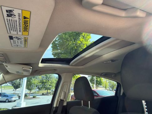 Used 2016 Honda HR-V EX image 22