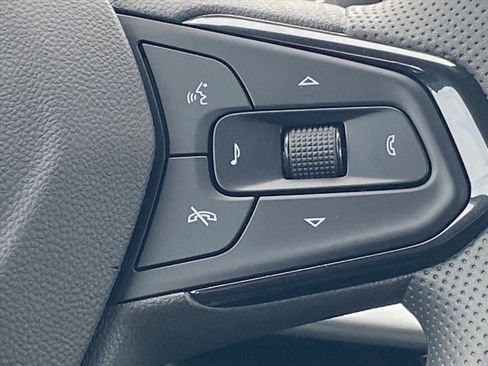 New 2026 Chevrolet Trax LT image 9