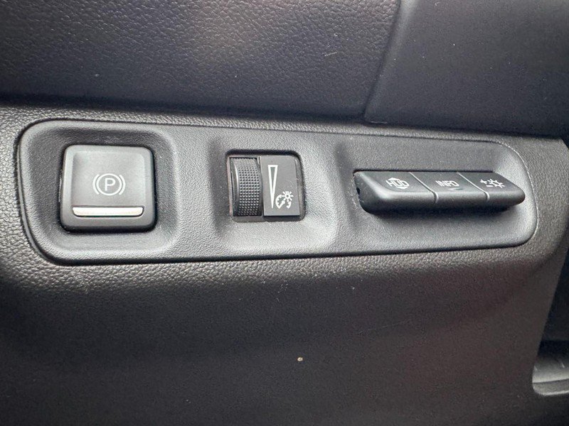 Used 2021 GMC Acadia Denali w/ Denali Technology Package FWD image 22