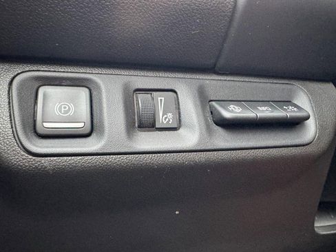 Used 2021 GMC Acadia Denali w/ Denali Technology Package FWD image 22