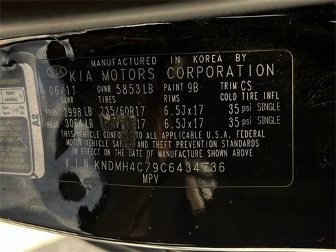 Used 2012 Kia Sedona EX w/ Luxury Pkg image 27