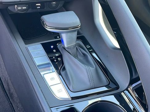 New 2025 Hyundai Elantra Limited image 22