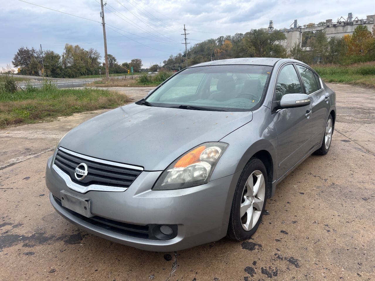 Used 2007 Nissan Altima 3.5 SE FWD image 2