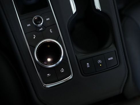 Used 2023 Cadillac XT4 Sport image 16