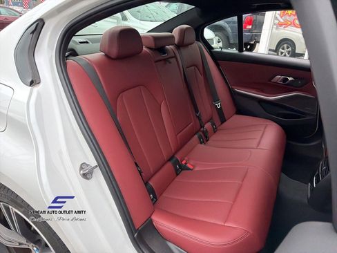 Used 2023 BMW 330i xDrive 330i xDrive w/ Premium Package image 15