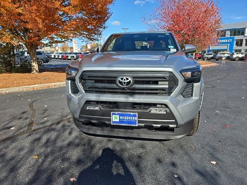 Certified 2024 Toyota Tacoma SR5 image 10