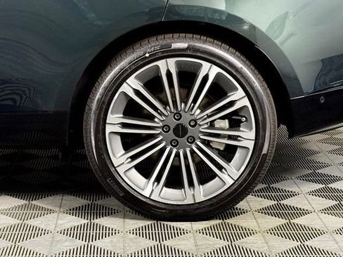 New 2026 Land Rover Range Rover Long Wheelbase SE image 17