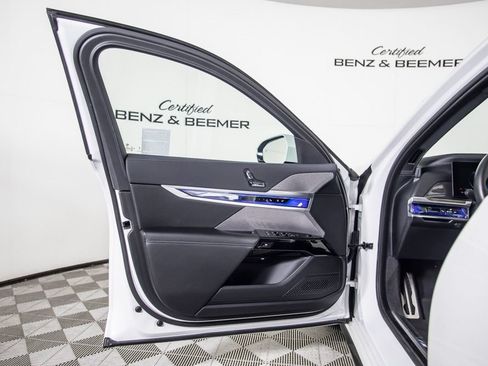 Used 2023 BMW i7 xDrive60 AWD/4WD image 21