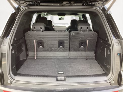 Used 2025 Chevrolet Traverse LT FWD image 14