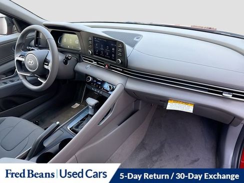 Used 2025 Hyundai Elantra Sport FWD image 28