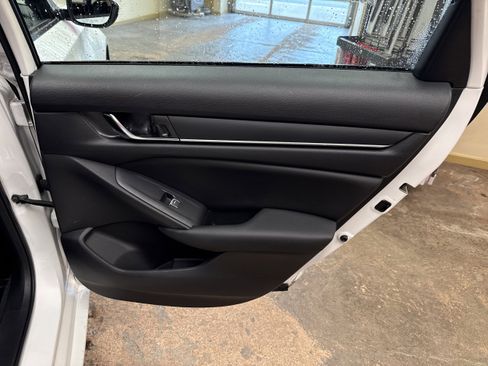 Used 2021 Honda Accord LX image 19