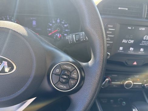 Used 2020 Kia Soul LX image 12