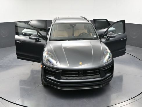 New 2026 Porsche Macan image 33