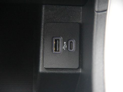 Certified 2024 Ford Edge SEL image 22