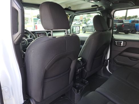 Used 2018 Jeep Wrangler Unlimited Sahara w/ LED Lighting Group image 14