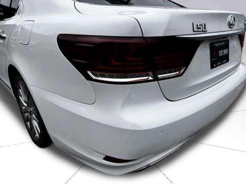 Used 2015 Lexus LS 460 image 14