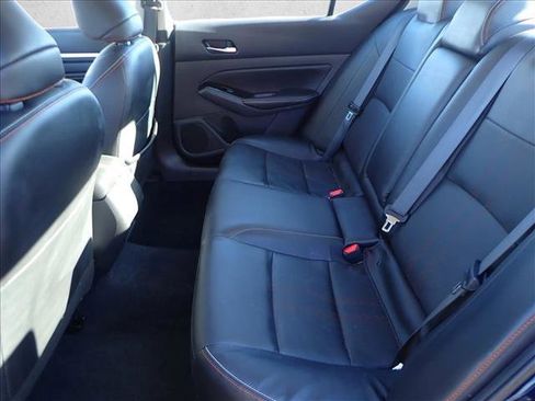 Used 2023 Nissan Altima 2.5 SR w/ SR Premium Package image 8