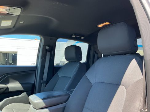 Used 2023 Chevrolet Colorado W/T w/ WT Convenience Package AWD/4WD image 8