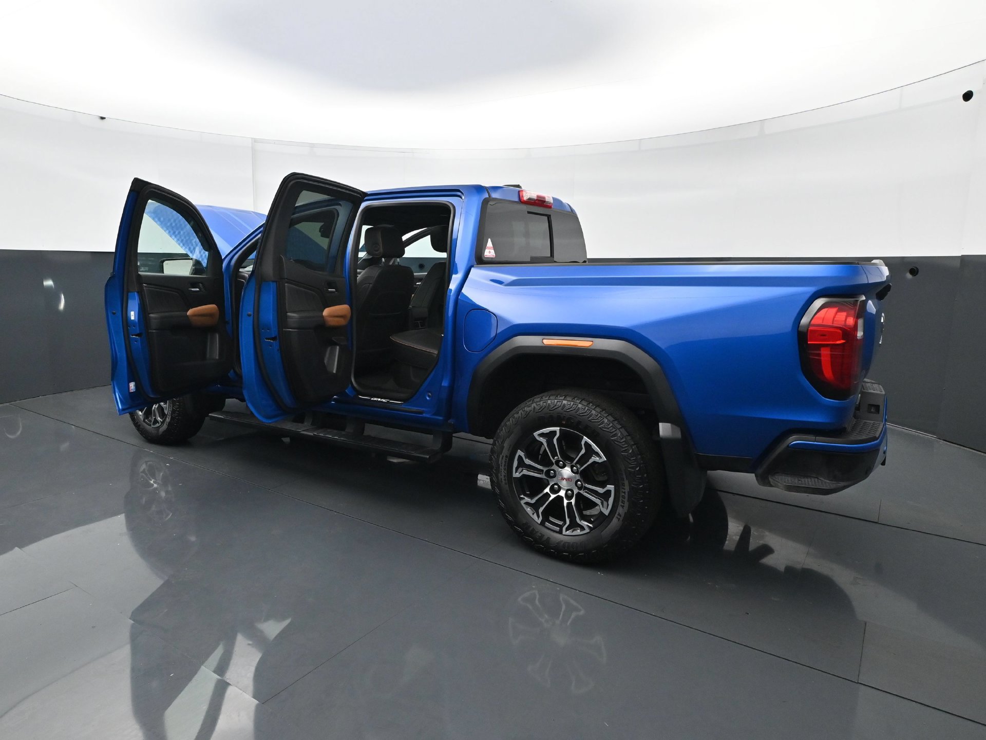 Used 2023 GMC Canyon AT4 w/ AT4 Premium Package AWD/4WD image 29