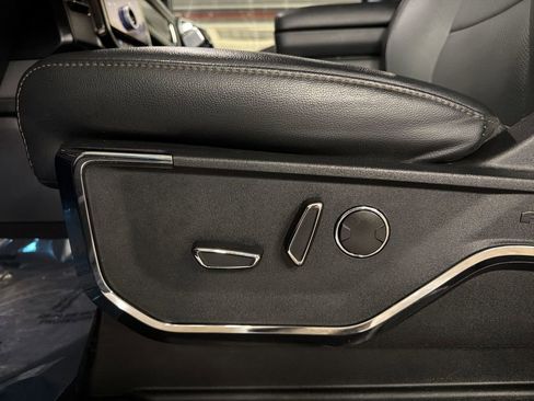 Used 2023 Ford F150 Lightning Lariat image 14