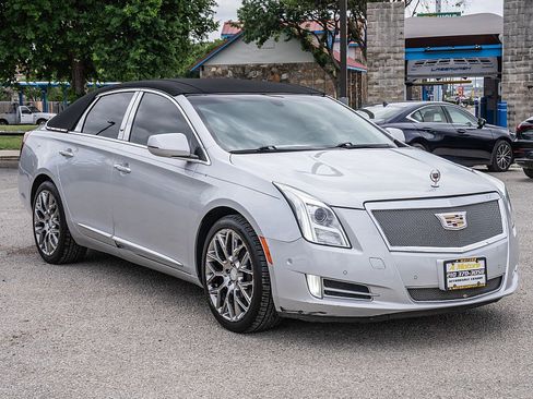 Used 2016 Cadillac XTS Luxury image 3