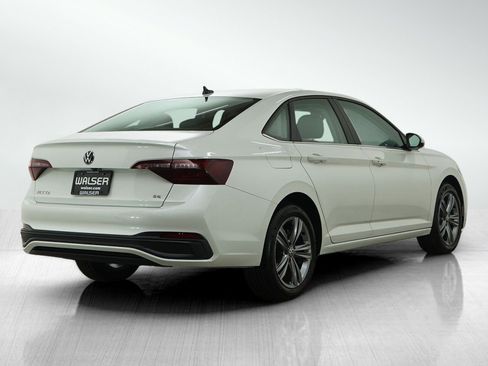 Used 2023 Volkswagen Jetta SE w/ Panoramic Sunroof Package image 5