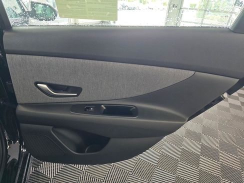 New 2026 Hyundai Elantra Limited FWD image 38