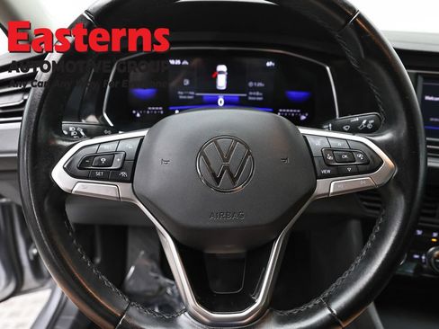 Used 2024 Volkswagen Jetta SE FWD image 10
