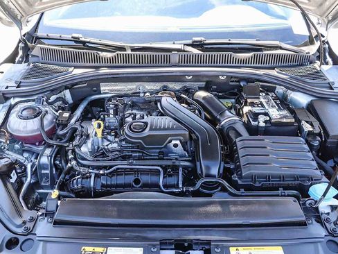 Certified 2022 Volkswagen Jetta SE image 28