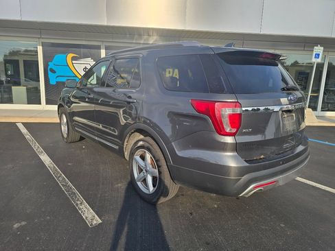 Used 2017 Ford Explorer XLT AWD/4WD image 6