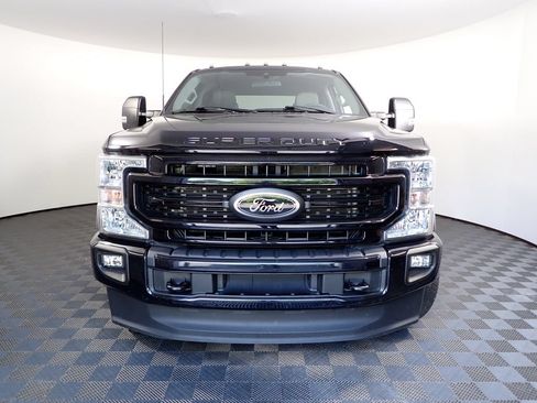 Used 2022 Ford F250 XLT w/ Black Appearance Package AWD/4WD image 11