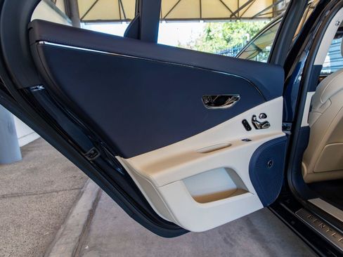 New 2026 Bentley Flying Spur V8 AWD/4WD image 22