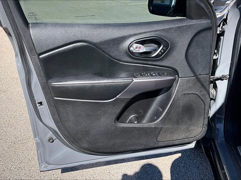 Used 2021 Jeep Cherokee Limited w/ Elite Package image 22