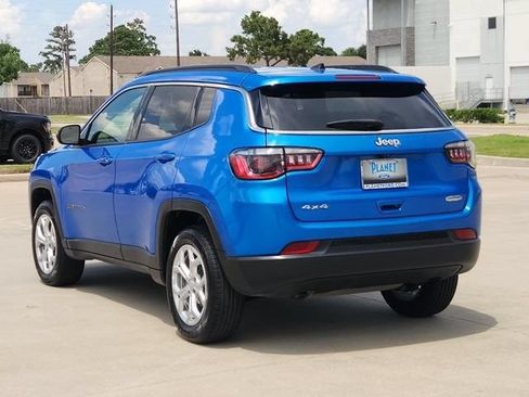Used 2024 Jeep Compass Latitude AWD/4WD image 7