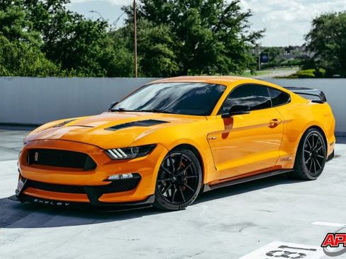 Used 2019 Ford Mustang Shelby GT350 w/ Technology Package image 41