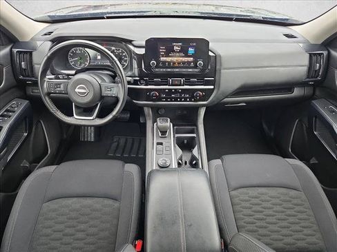 Used 2025 Nissan Pathfinder SV AWD/4WD image 16