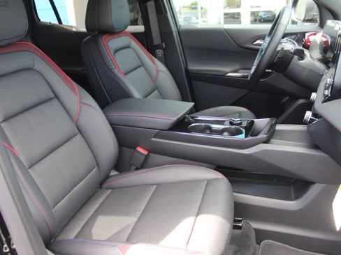 New 2026 Chevrolet Equinox RS w/ Convenience Package III FWD image 16