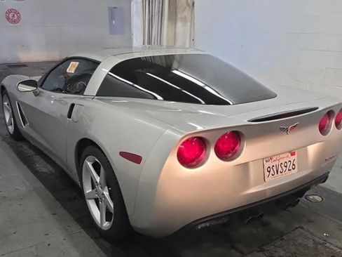 Used 2007 Chevrolet Corvette Coupe w/ Preferred Equipment Group RWD image 2
