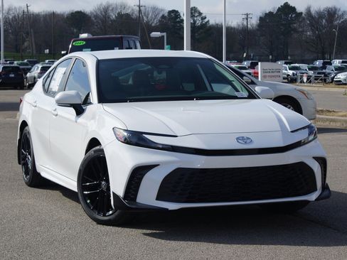 Used 2026 Toyota Camry SE AWD/4WD image 14