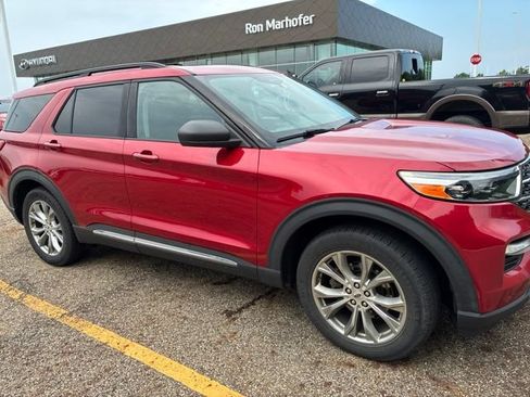 Used 2020 Ford Explorer XLT w/ Equipment Group 202A AWD/4WD image 3
