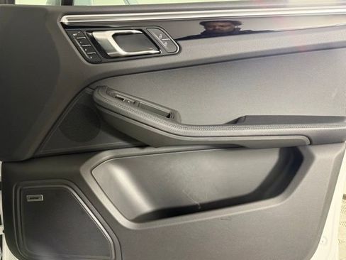 Used 2022 Porsche Macan S image 30