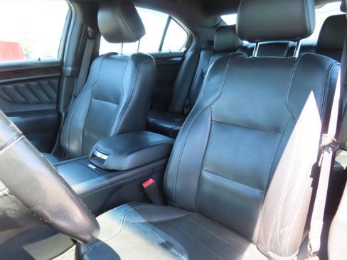 Used 2015 Ford Taurus Limited FWD image 44