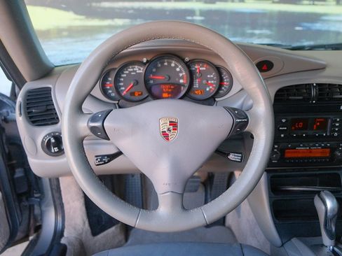 Used 2002 Porsche 911 Carrera image 15