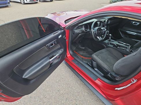 Used 2018 Ford Mustang Coupe image 8