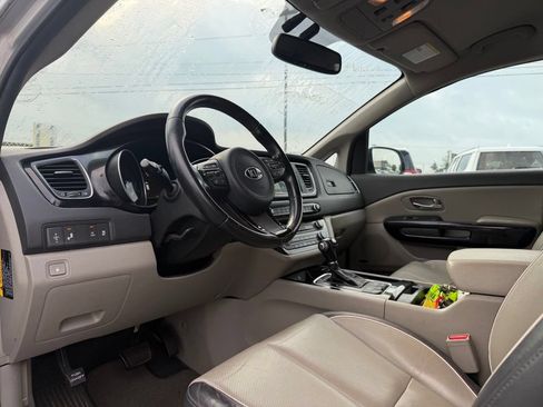 Used 2015 Kia Sedona SX FWD image 9