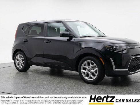 Used 2025 Kia Soul LX w/ LX Technology Package FWD image 1