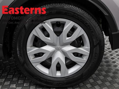 Used 2020 Toyota C-HR LE image 31