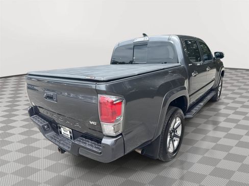 Used 2018 Toyota Tacoma Limited RWD image 6