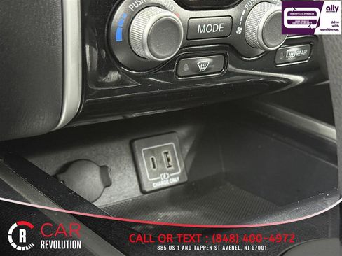 Used 2020 Nissan Pathfinder S AWD/4WD image 24